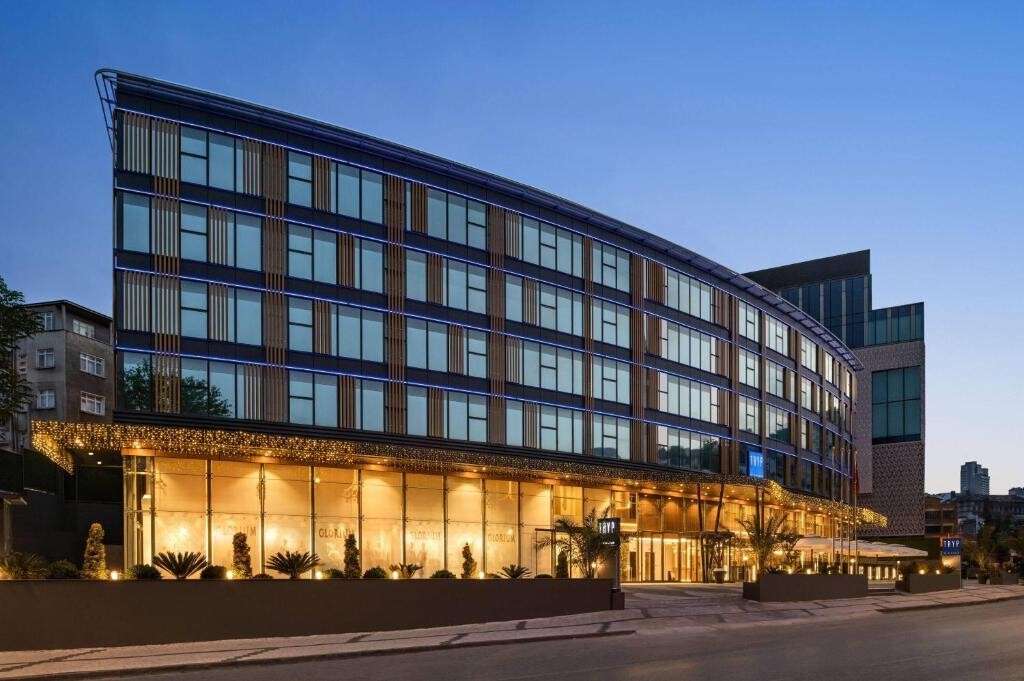 hotel-card
