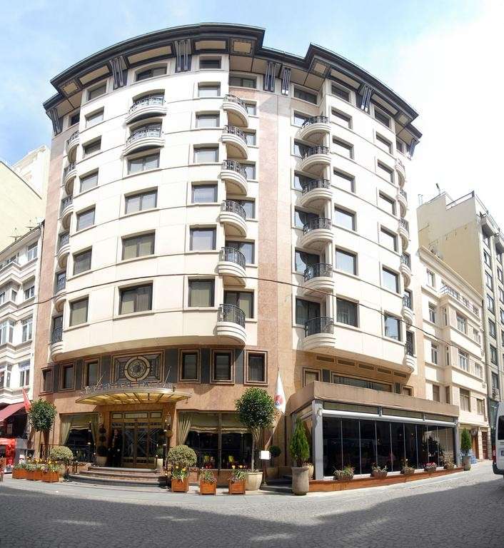 hotel-card