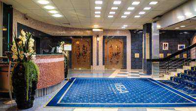 hotel-card