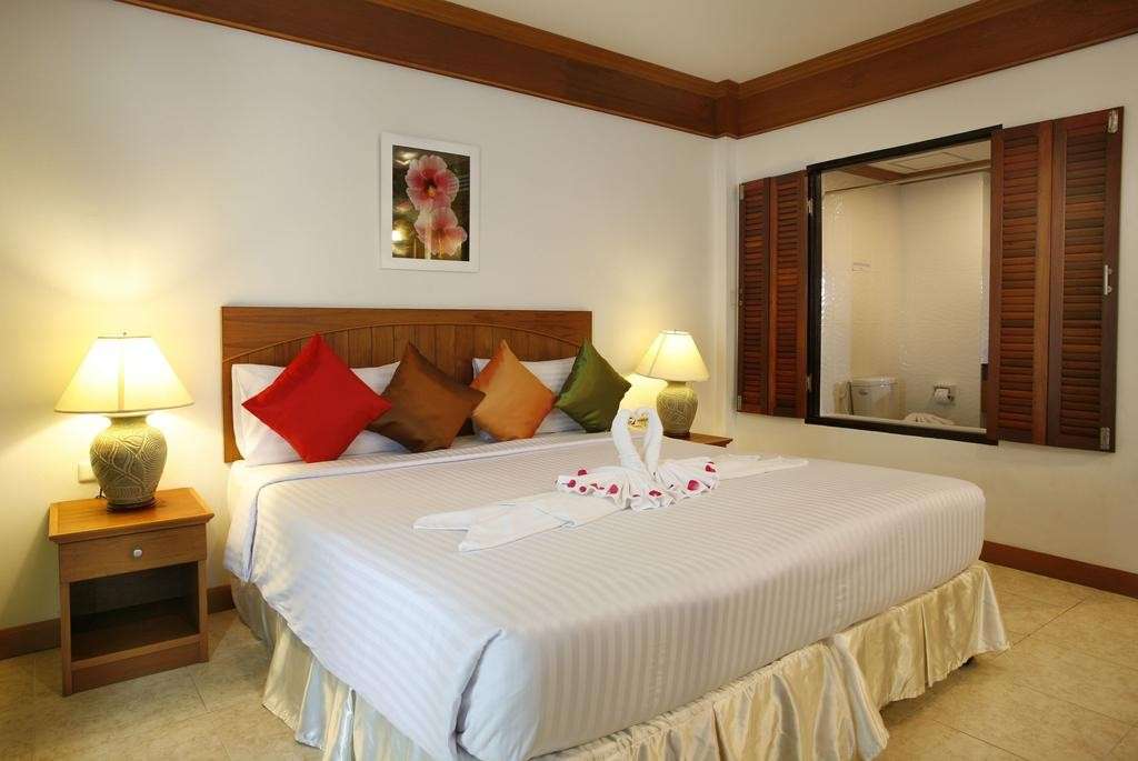 hotel-card