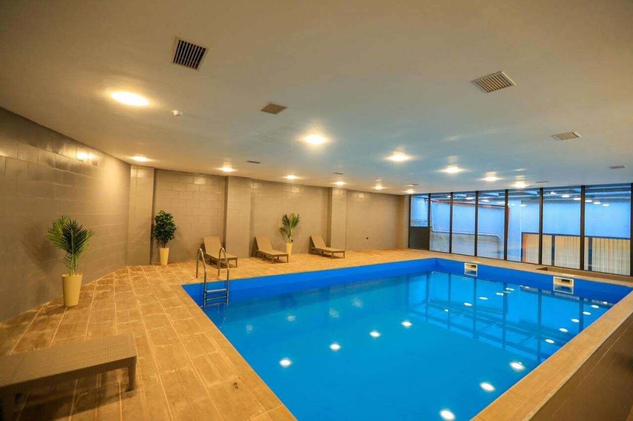 hotel-card