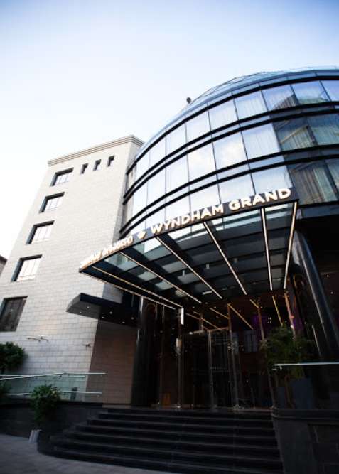 hotel-card