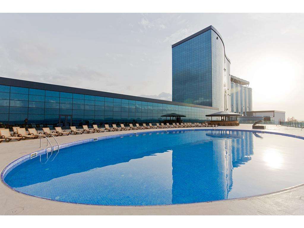 hotel-card