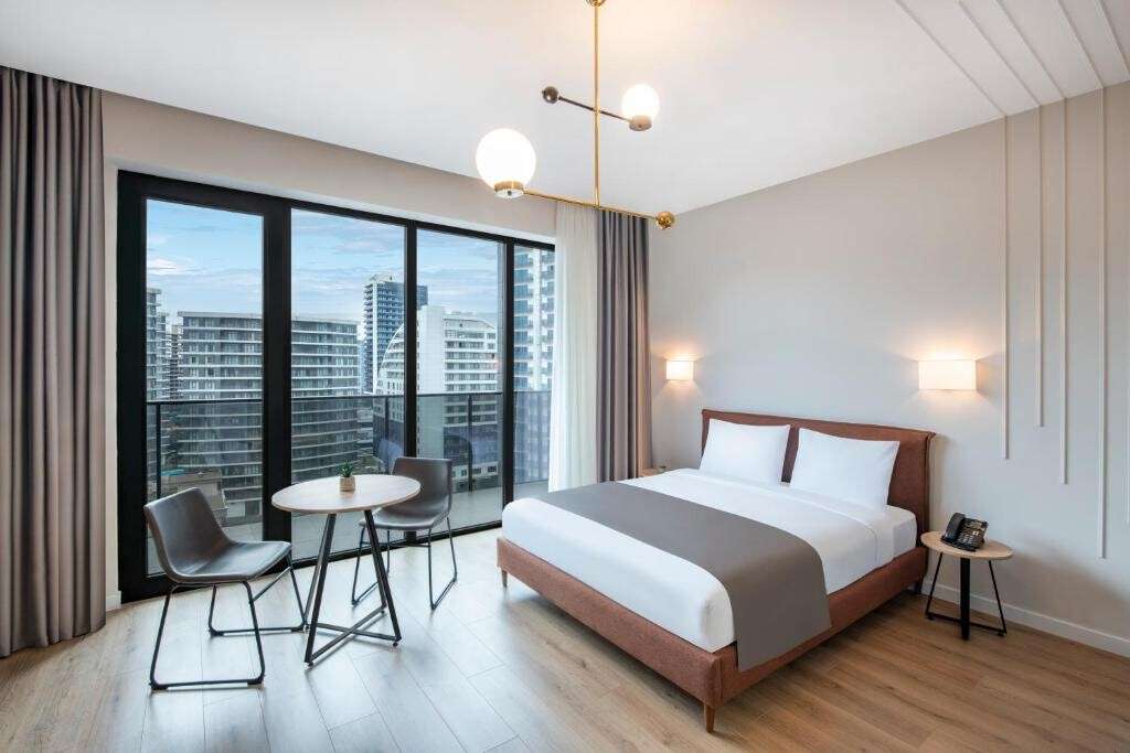 hotel-card