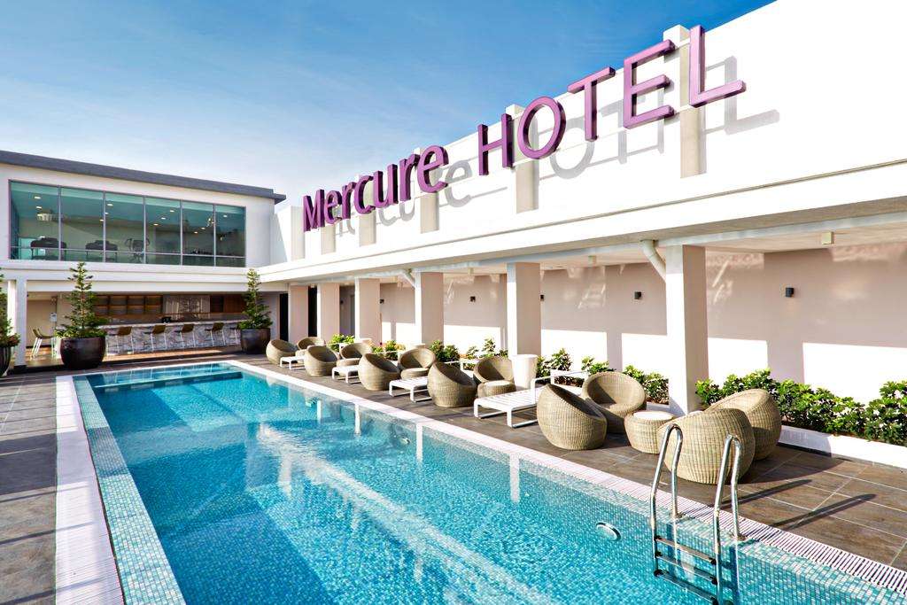 hotel-card